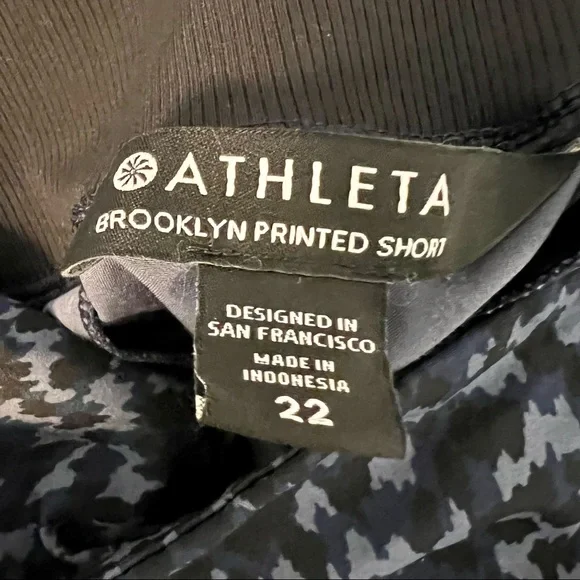 Athleta | Brooklyn Printed Short - EUC - Picture 10 of 12